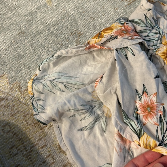 Roxy hibiscus 🌺 shorts size small - Picture 5 of 6